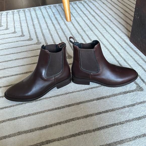 Never worn Chelsea boots - Picture 5 of 6